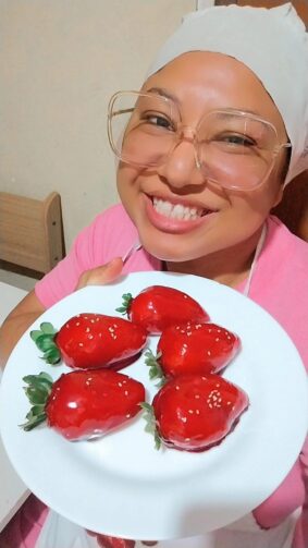 Morangos do Amor viram sensação no espaço gourmet de Fran Ramos, em Manaquiri