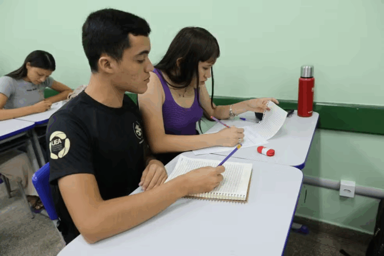 UEA abre inscrições para 85 vagas em curso pré-vestibular presencial em Manaus