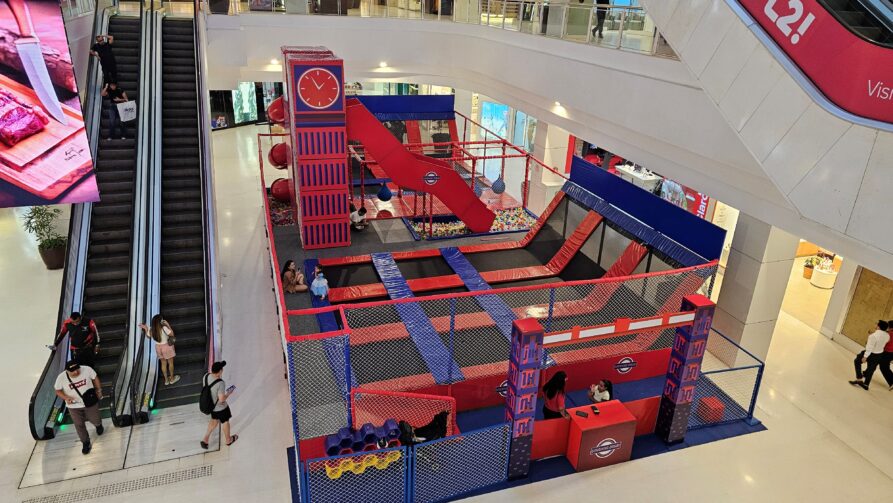 Shopping Ponta Negra recebe atração temática London Jump com diversão garantida para crianças e adolescentes