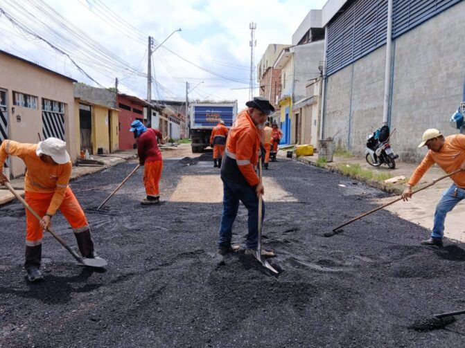 Obras de manutenção asfáltica avançam no bairro Jorge Teixeira
