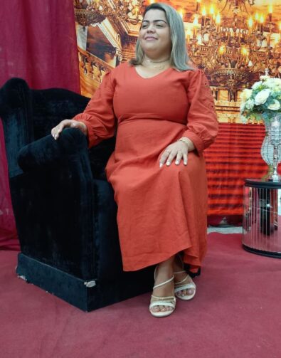 Bolos temáticos: Emilly Silva atua com confeitaria artesanal, em Iranduba