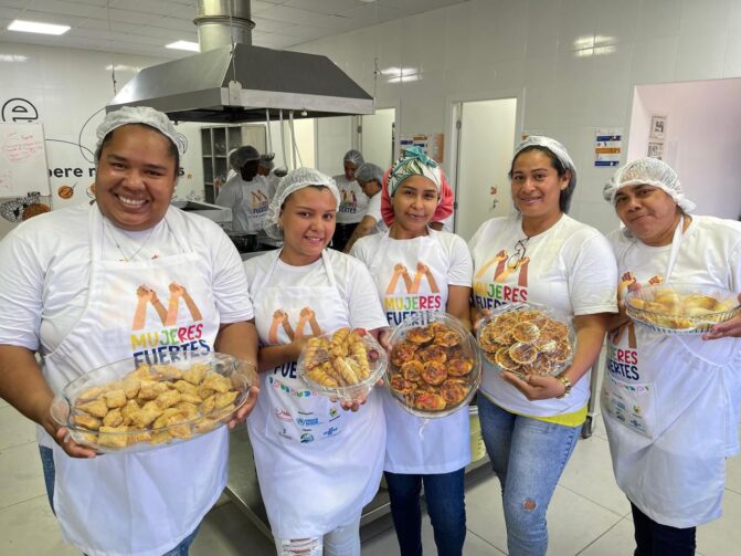 Projeto ‘Mujeres Fuertes’ abre inscrições para capacitação empreendedora de mães solo, refugiadas e migrantes em Manaus