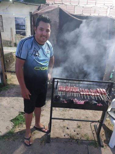Empreendimento: morador cria negócio baseado na venda de espetinhos em Autazes