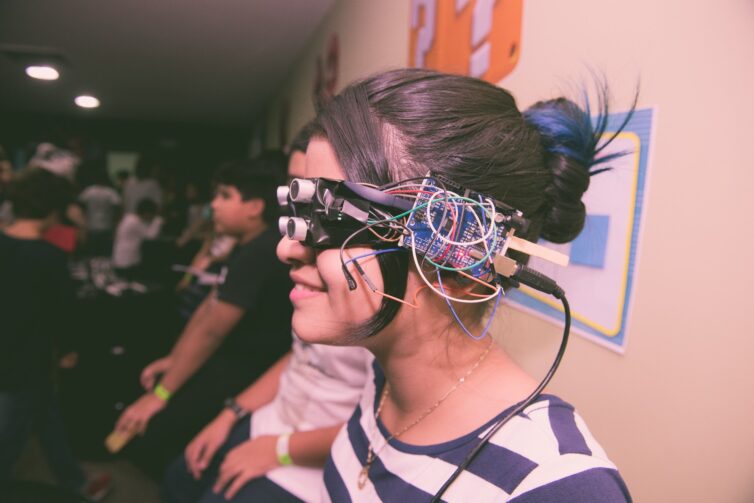 Cursos gratuitos de criação de games são oferecidos para meninas de escolas públicas do Amazonas