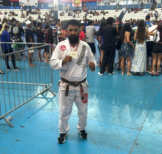 Conheça a trajetória de Átila Ramos, professor e competidor faixa-preta de jiu-jitsu