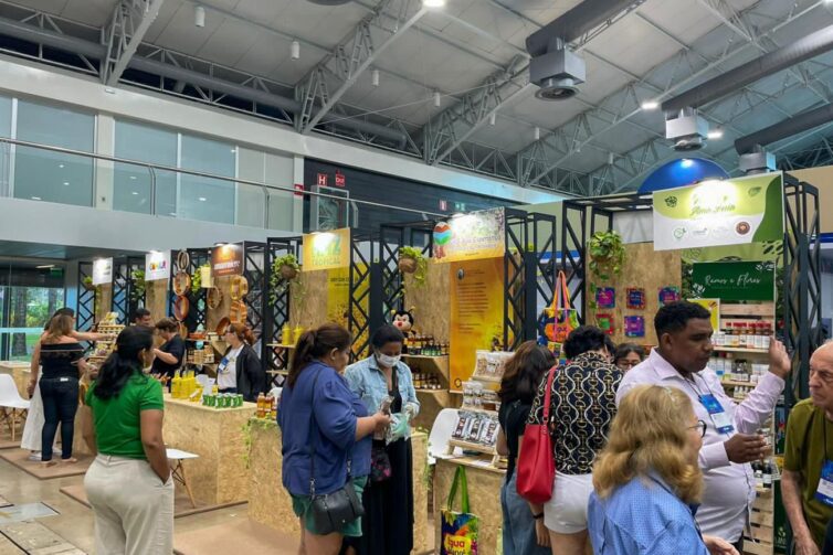 1ª Feira de Turismo “Manacátur” celebra a união entre cultura e turismo em Manacapuru