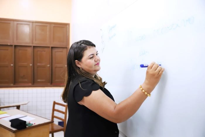 Convocação de aprovados em processos seletivos para área da educação no Acre é publicada