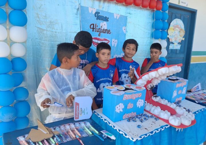 Escola São Francisco realiza V Feira Cultural e Científica no lago Acará Mirim
