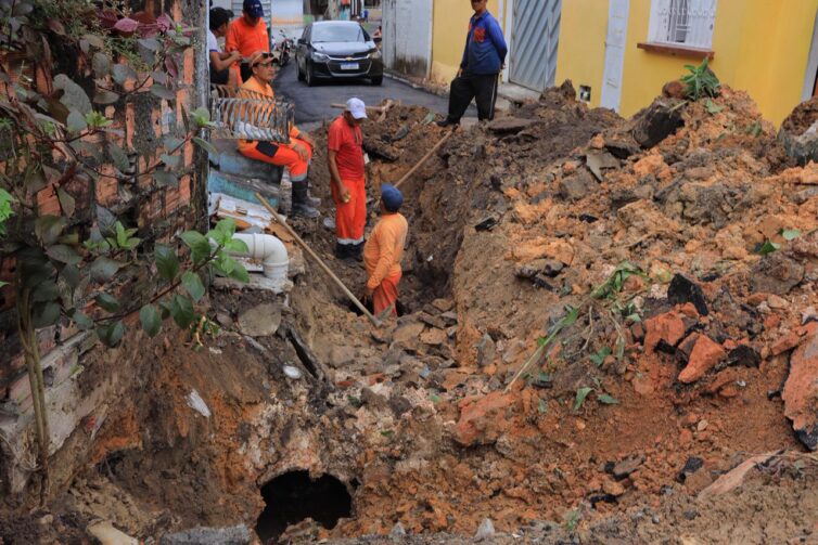 Sistema de drenagem profunda é modernizado no bairro Coroado