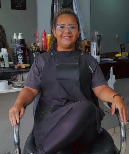 Da inspiração familiar à profissão: a trajetória de Ruth Santos na barbearia, em Iranduba