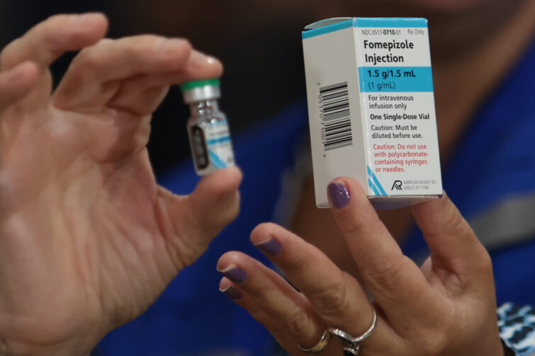 Amazonas recebe doses de antídoto para intoxicação por metanol