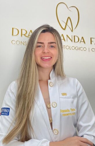 Amanda Farias é cirurgiã-dentista, em Iranduba; conheça