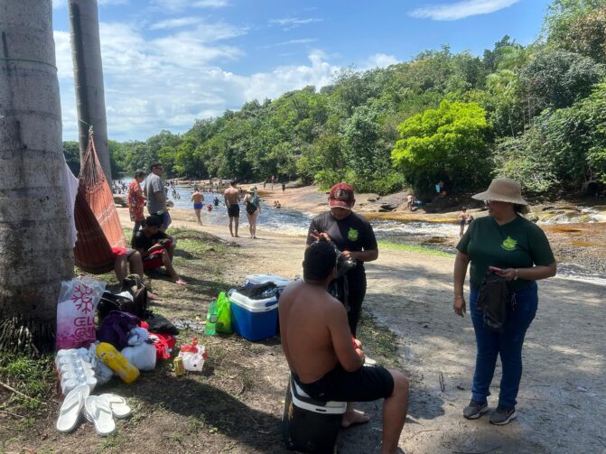 Estudantes do Cetam promovem ação ambiental no Parque do Urubuí