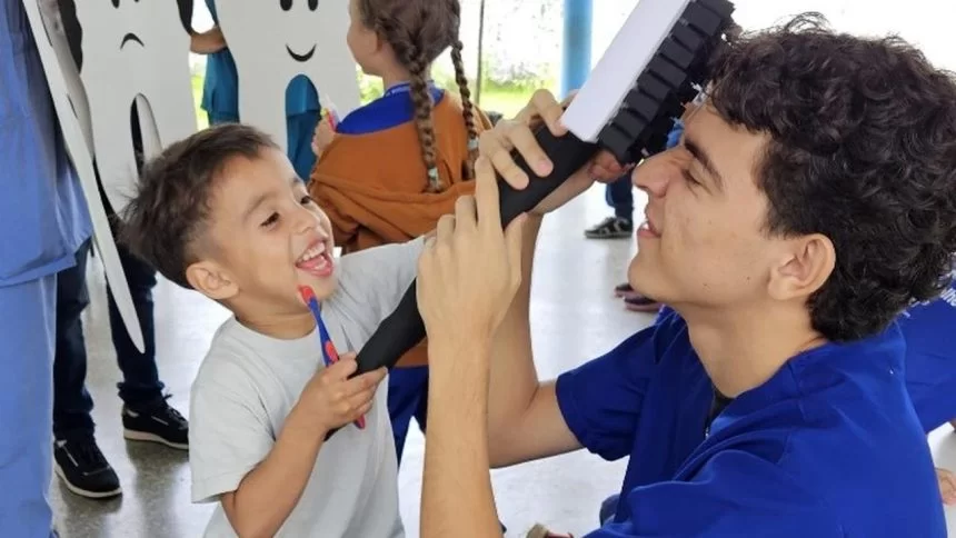 Projeto leva educação em saúde bucal para crianças de Manacapuru