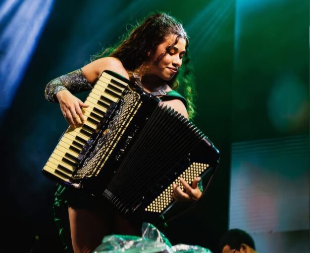 Minidocumentário retrata trajetória de mulheres no forró e destaca sanfoneira roraimense