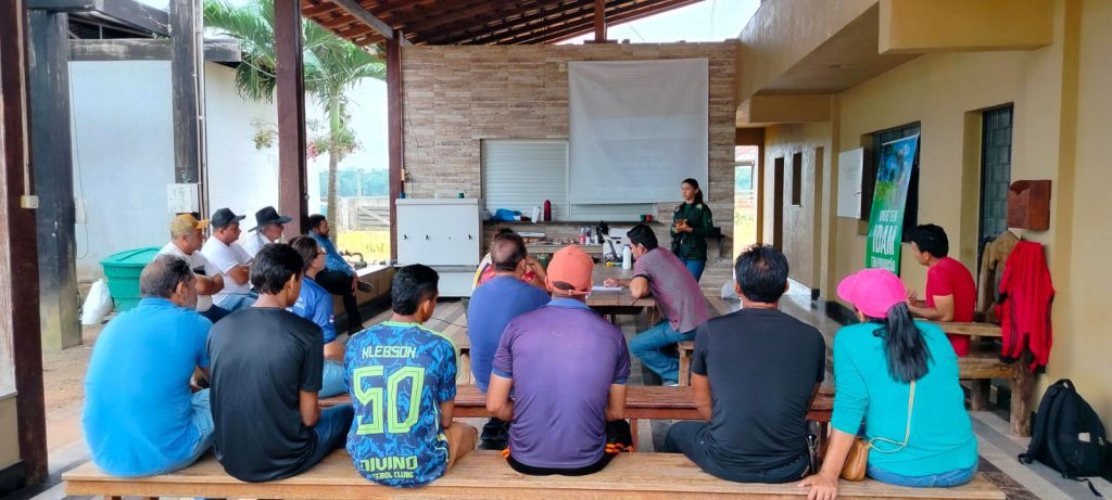 Em Presidente Figueiredo, Idam capacita pecuaristas e trabalhadores rurais em silagem