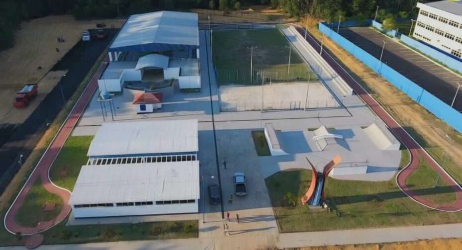 Praça da Juventude é espaço de esporte e lazer no bairro Galo da Serra, em Figueiredo