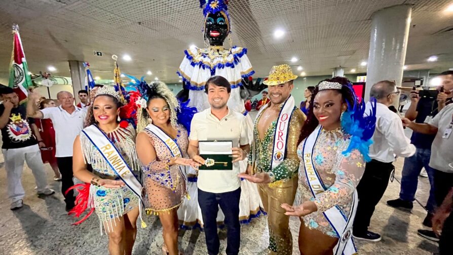 Carnaval 2026 é oficialmente aberto em Manaus com a chegada da Kamélia