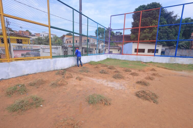 Campo do Buracão passa por revitalização e ganhará nova estrutura esportiva no bairro Alvorada