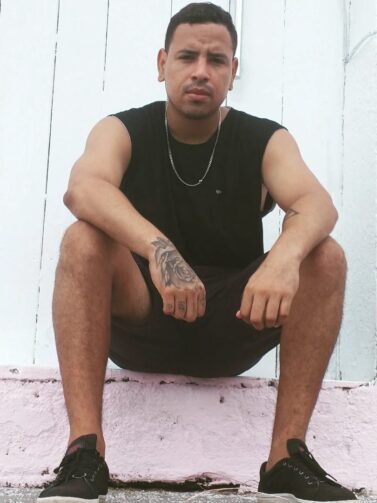 Isaac Araújo é bboy profissional e produtor musical em Itacoatiara; conheça