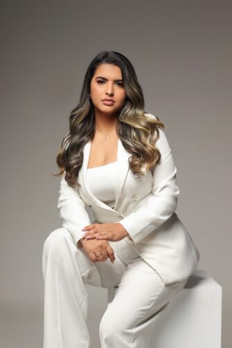 Conheça a trajetória de Beatriz Freitas na odontologia, em Iranduba