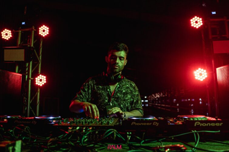 'Carnaval Techno' reúne DJs em espaço localizado no bairro Nossa Senhora das Graças