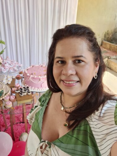 Fabrícia Fonseca é confeiteira em Itacoatiara; conheça história