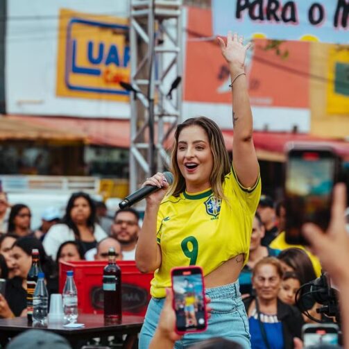 Jú Marques grava DVD 'Seresta de Verão' com Calcinha Preta e Klessinha na Ponta Negra