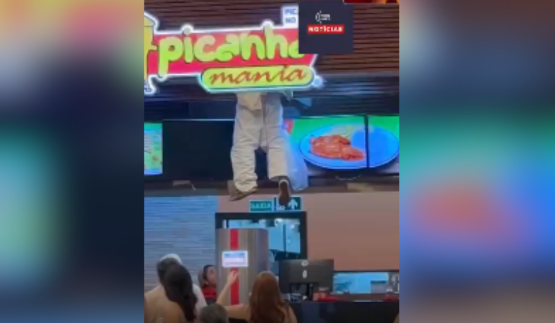 Abertura de vala em restaurante de Shopping deixa pessoa suspensa no Parque 10