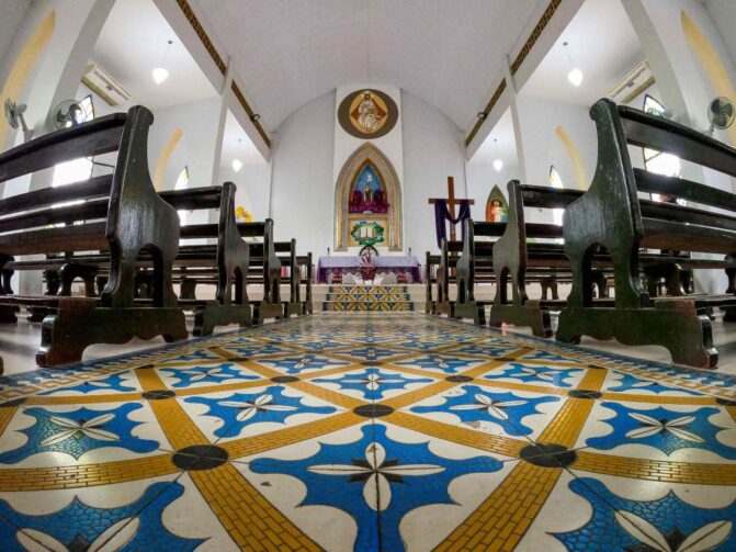 Conheça a Catedral de Santa Teresa, ponto turístico e palco de festa religiosa em Tefé