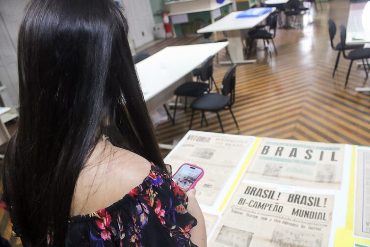 Exposição 'Memórias da Copa' resgata conquistas da Seleção Brasileira, em Manaus