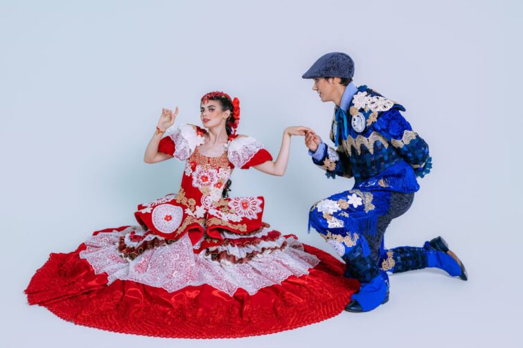 'Romeu e Julieta de Parintins' estreia no Teatro Amazonas; confira as sessões