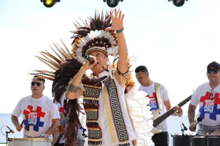 Largo São Sebastião recebe apresentadores oficiais dos bois Caprichoso e Garantido