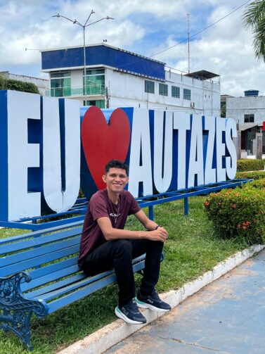 Influencer de Autazes compartilha rotina e cultura amazônica nas redes sociais