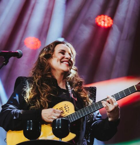 Ingressos para show da cantora Ana Carolina em Manaus começam a ser vendidos