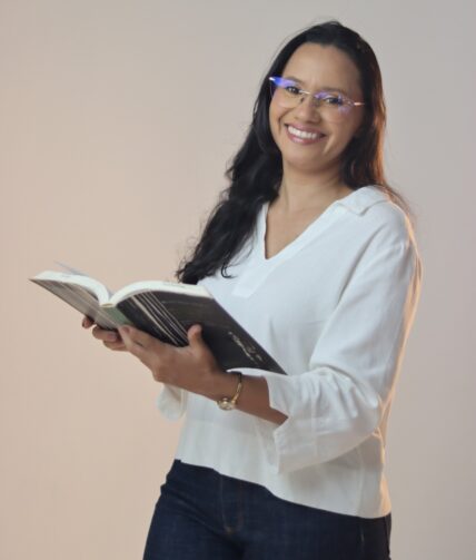 Conheça a trajetória de Edivane Melo, assistente social em Itacoatiara