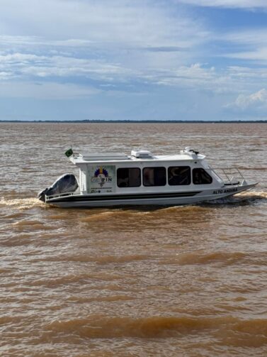 Dsei Parintins recebe ambulancha para reforçar a saúde do Alto Andirá