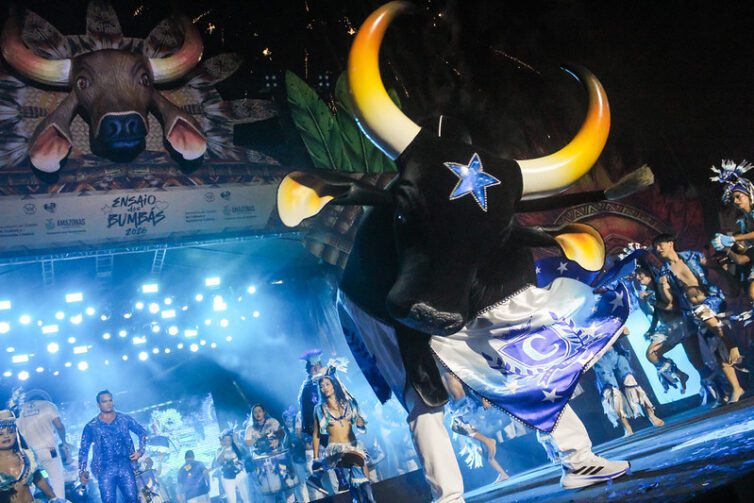 Caprichoso estreia no ‘Ensaio dos Bumbás 2026’ neste sábado, 11; veja a programação da temporada
