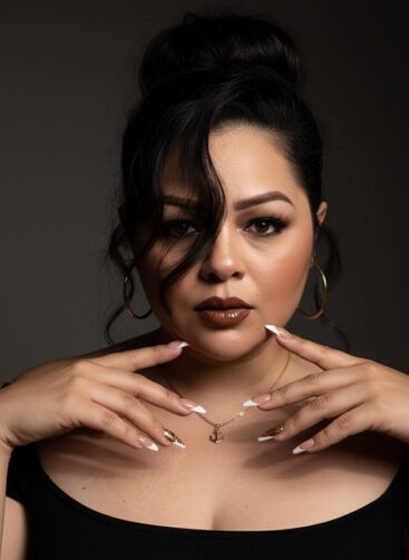 Ananda Letícia transforma carreira e aposta em unhas postiças personalizadas, em Itacoatiara