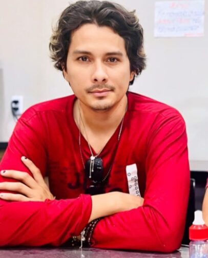 Morador de Itacoatiara, Vitor Klysmman é artista e professor de Educação Física