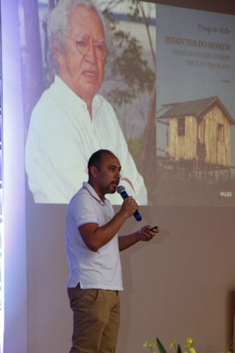 Conheça a trajetória de Rafael Neves, professor e poeta em Itacoatiara