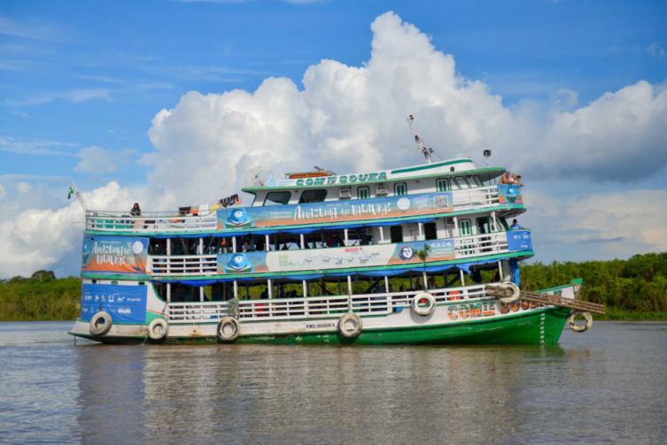 Expedição literária leva leitura e arte a comunidades no AM