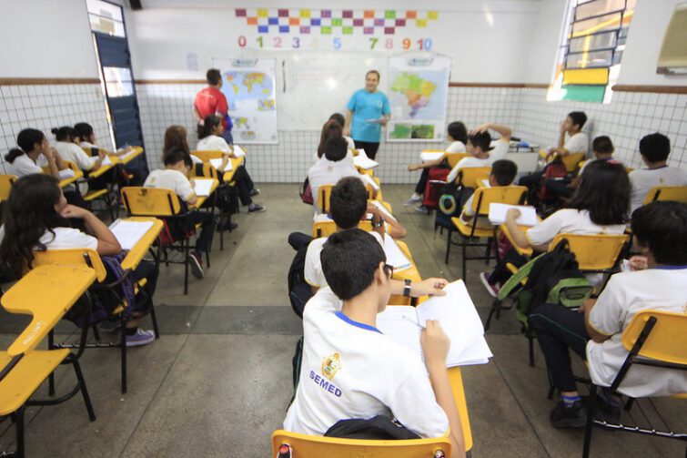 Educação publica lista de 325 professores e pedagogos nomeados em Manaus