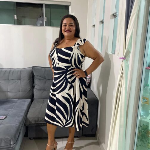 Alaíze Rosane transforma dificuldade em oportunidade com delivery de refeições, em Itacoatiara