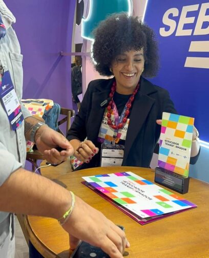 Professora de Manaus vence etapa nacional do ‘Prêmio Educador Transformador’