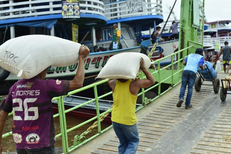 Documentário sobre carregadores do porto de Manaus é selecionada para mostra nacional