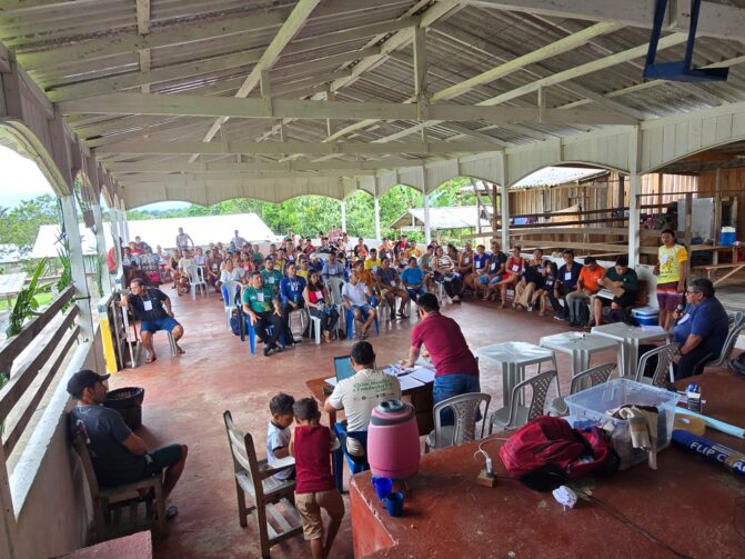Idam leva regularização aos extrativistas da Reserva Extrativista Catuá-Ipixuna em Tefé