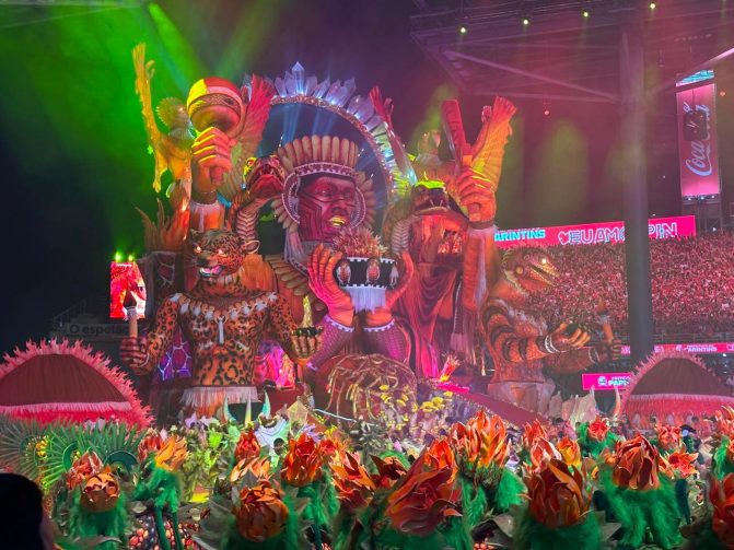Boi Garantido exalta a ancestralidade ao encerrar a primeira noite do 59º Festival de Parintins