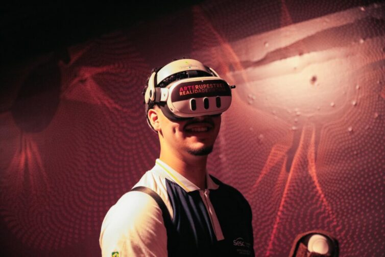 Escolas podem agendar visita gratuita à exposição de arte rupestre com realidade virtual em Manaus