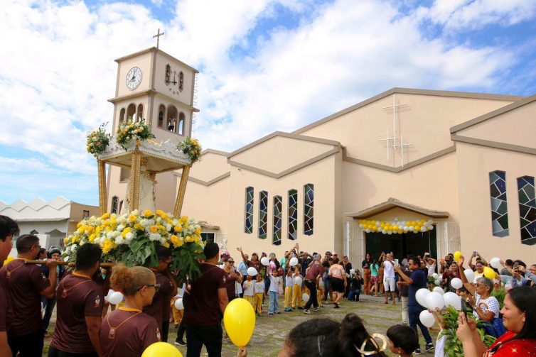 Festa de Nossa Senhora do Carmo reúne fiéis e mantém tradição em Parintins